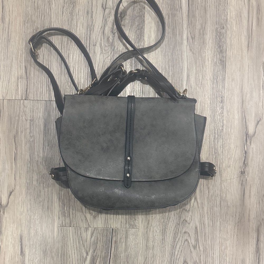 Gray Steve Madden cross body purse